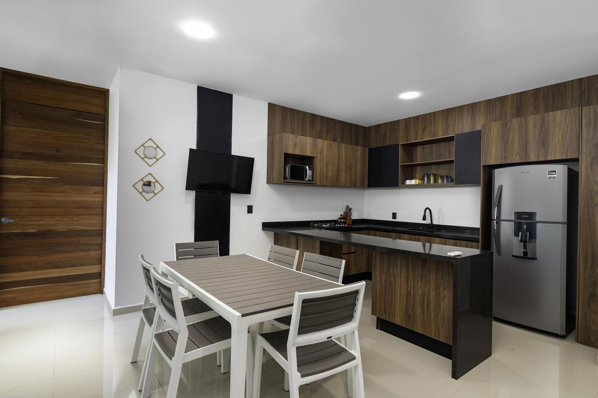 Angelina 28 Beachfront And Family Apartments - Modern And Relaxing Long Stays - 20 Min From Cancun Airport Puerto Morelos Εξωτερικό φωτογραφία