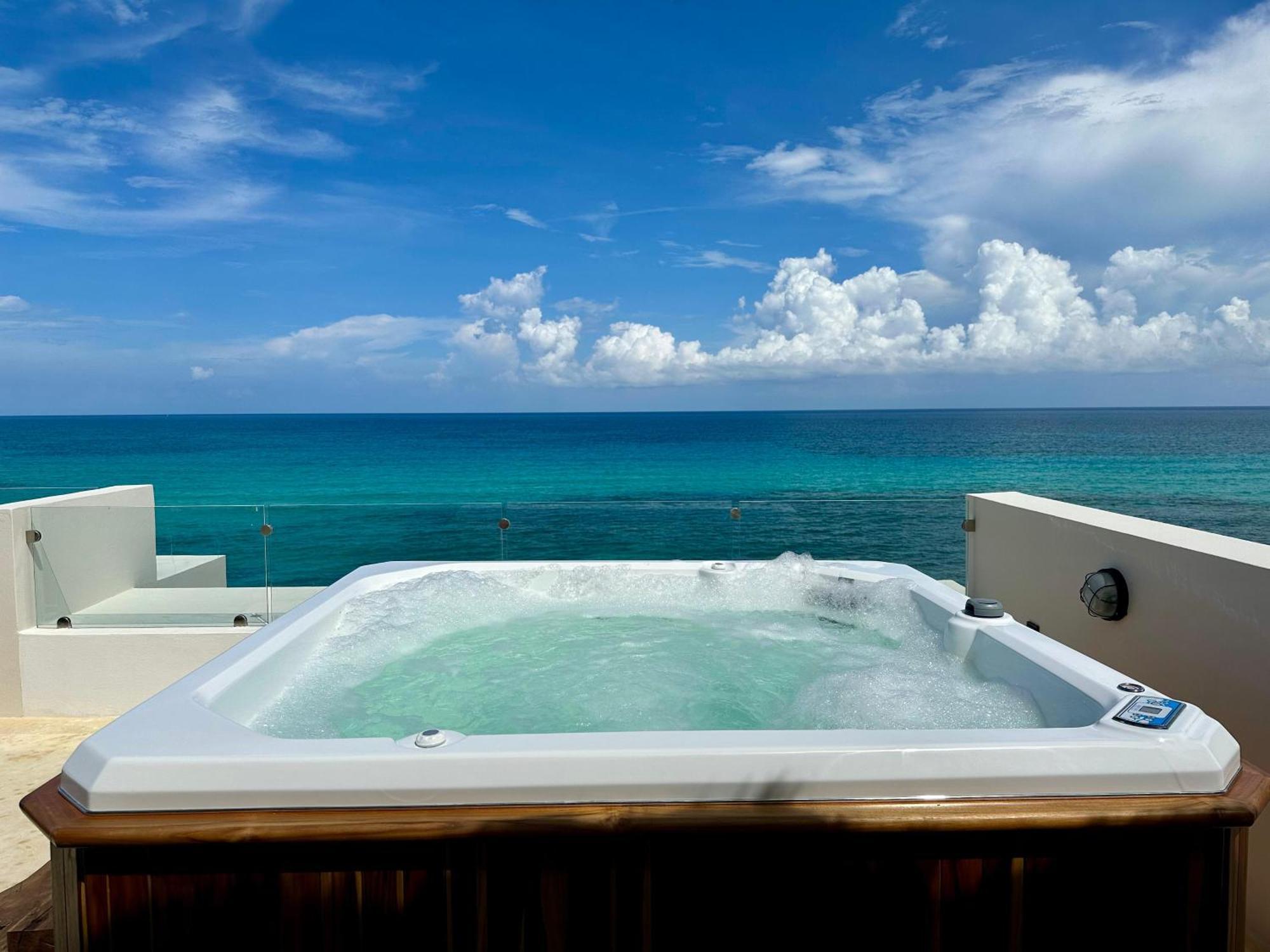 Angelina 28 Beachfront And Family Apartments - Modern And Relaxing Long Stays - 20 Min From Cancun Airport Puerto Morelos Εξωτερικό φωτογραφία